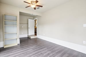 Byron Dr-1306-030.jpg