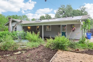 Byron Dr-1306-035.jpg