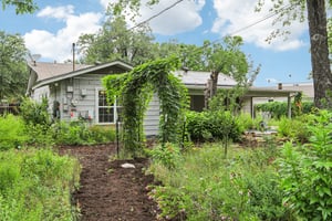 Byron Dr-1306-041.jpg