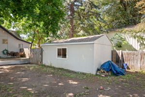  Photo 32