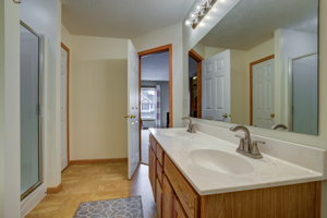 Master Bedroom Bathroom