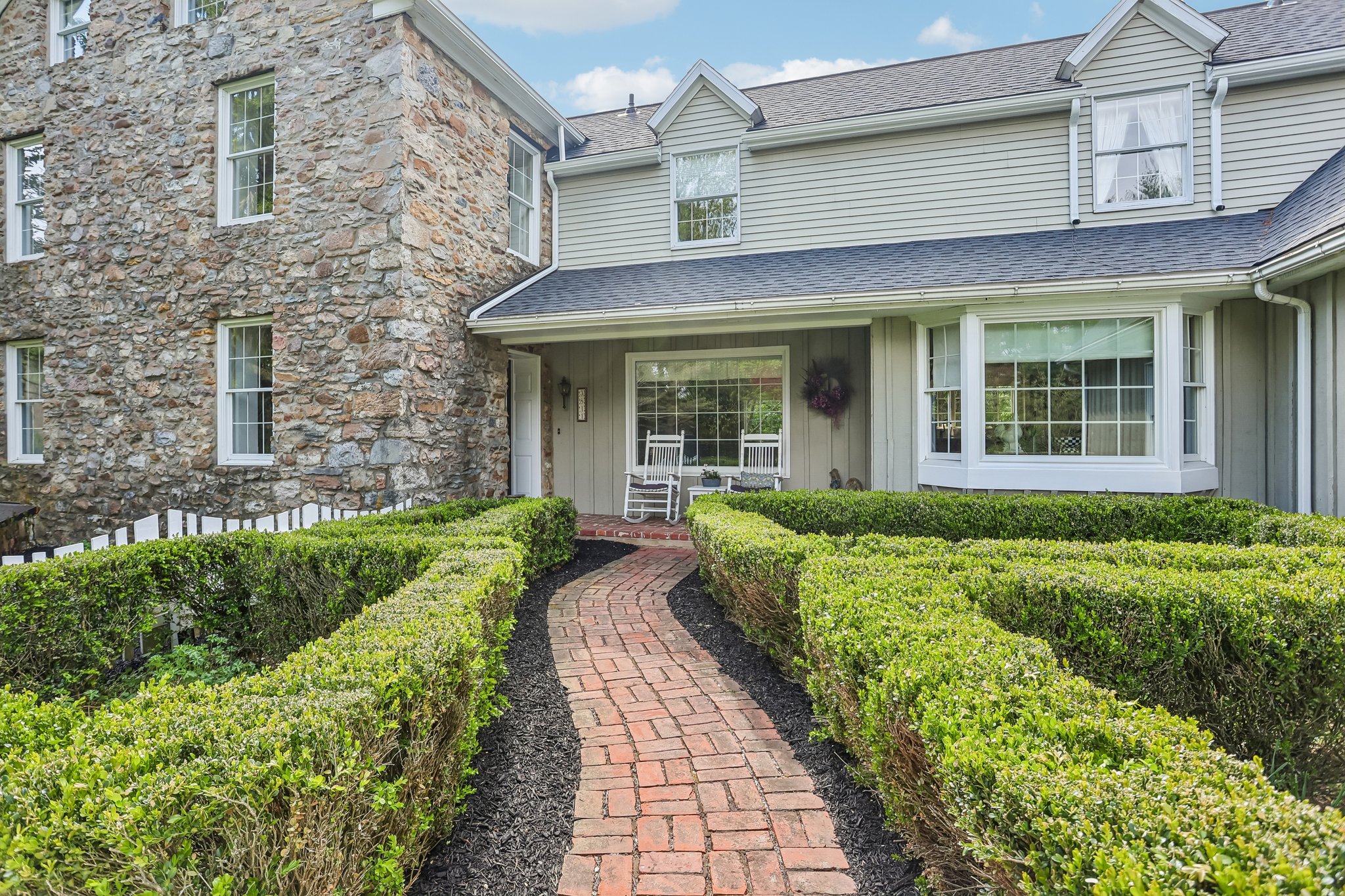 Lilac Rd-S2304-006.jpg