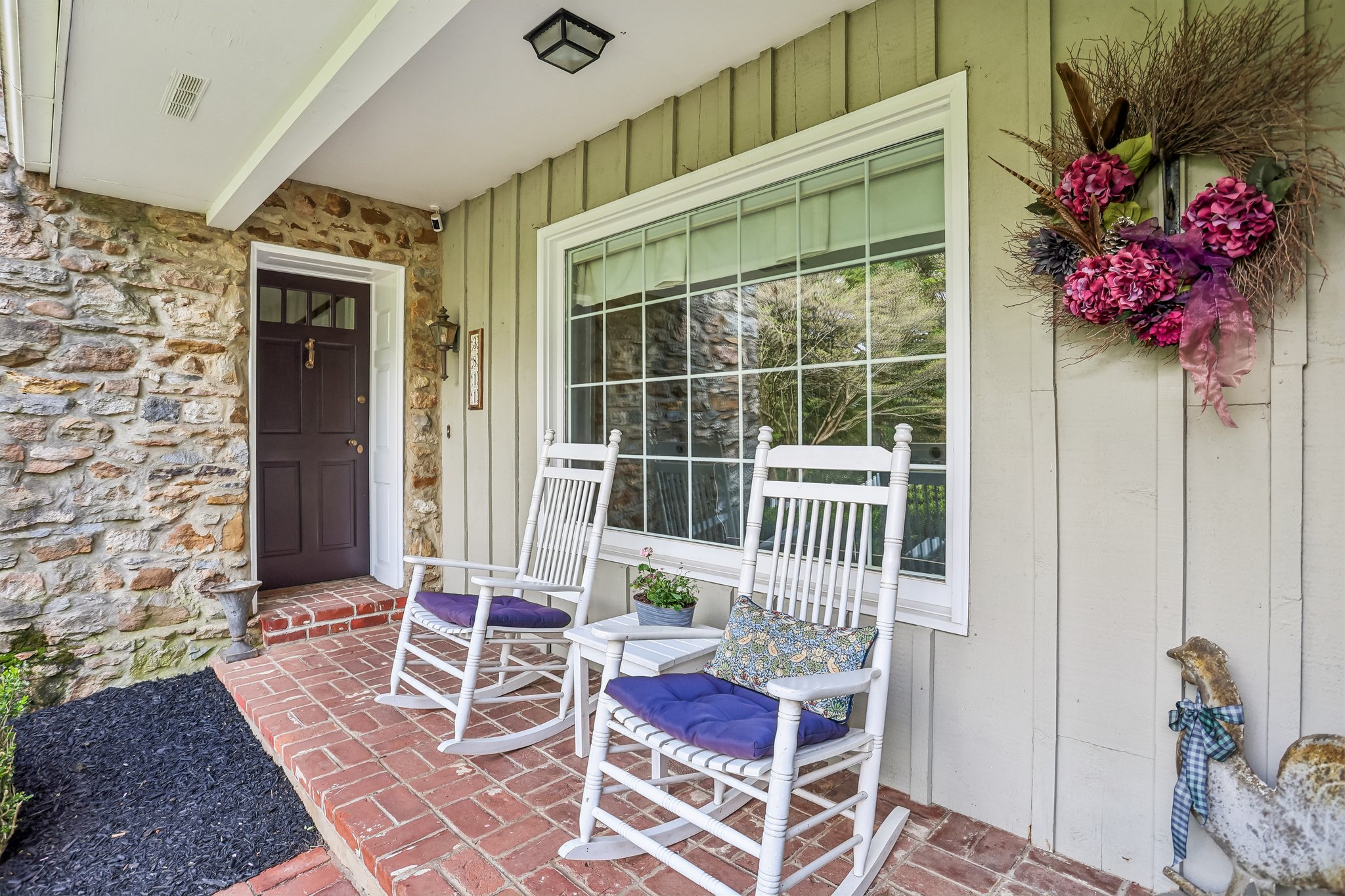 Lilac Rd-S2304-007.jpg