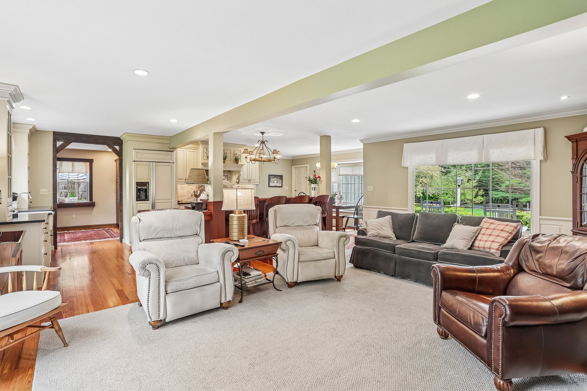 Lilac Rd-S2304-015.jpg