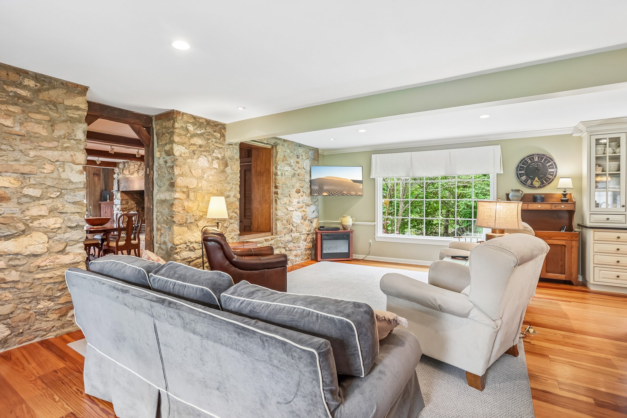 Lilac Rd-S2304-016.jpg