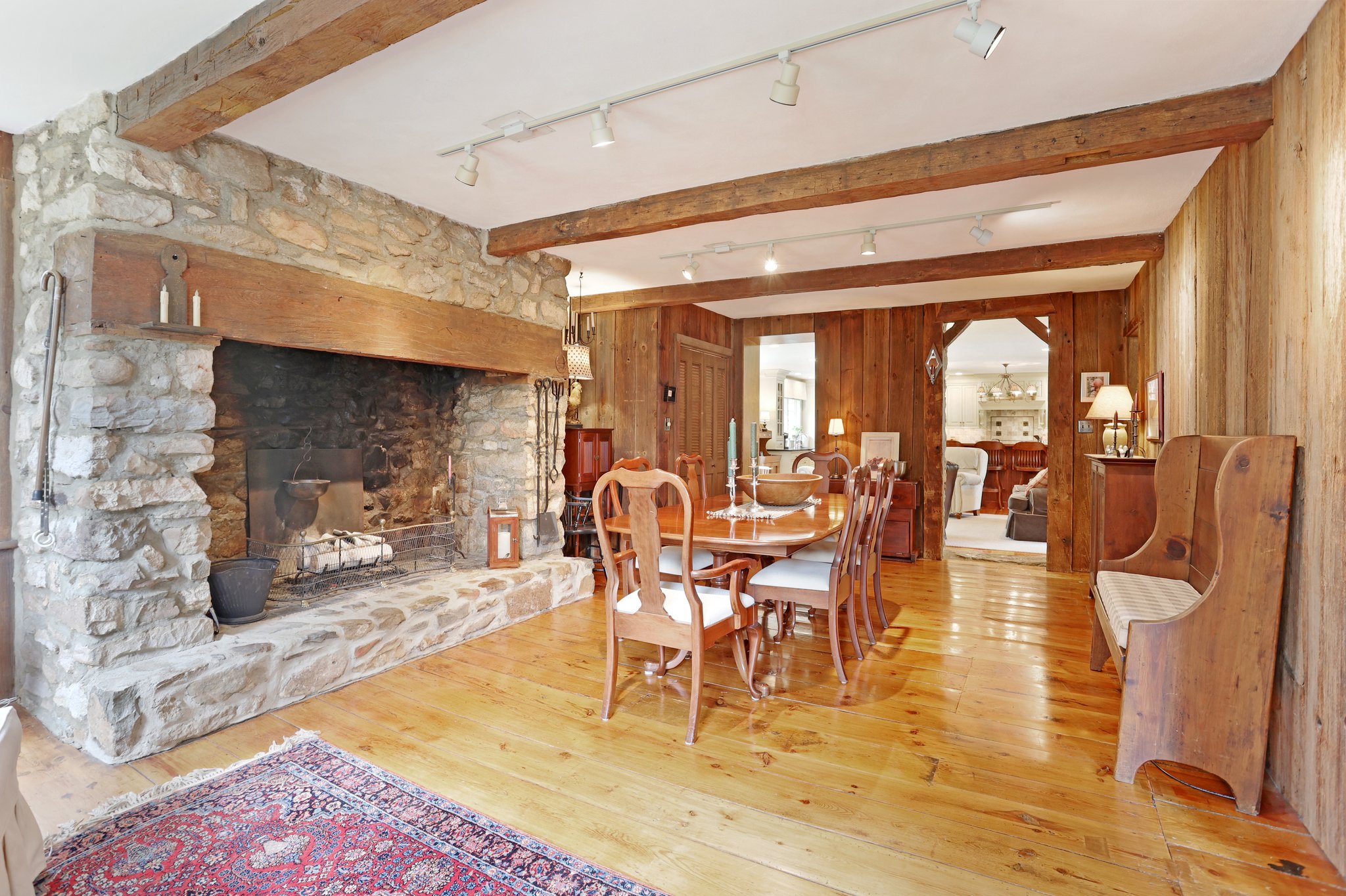 Lilac Rd-S2304-020.jpg