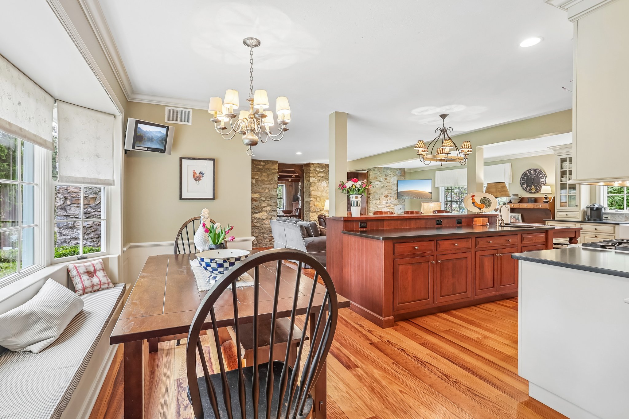 Lilac Rd-S2304-027.jpg