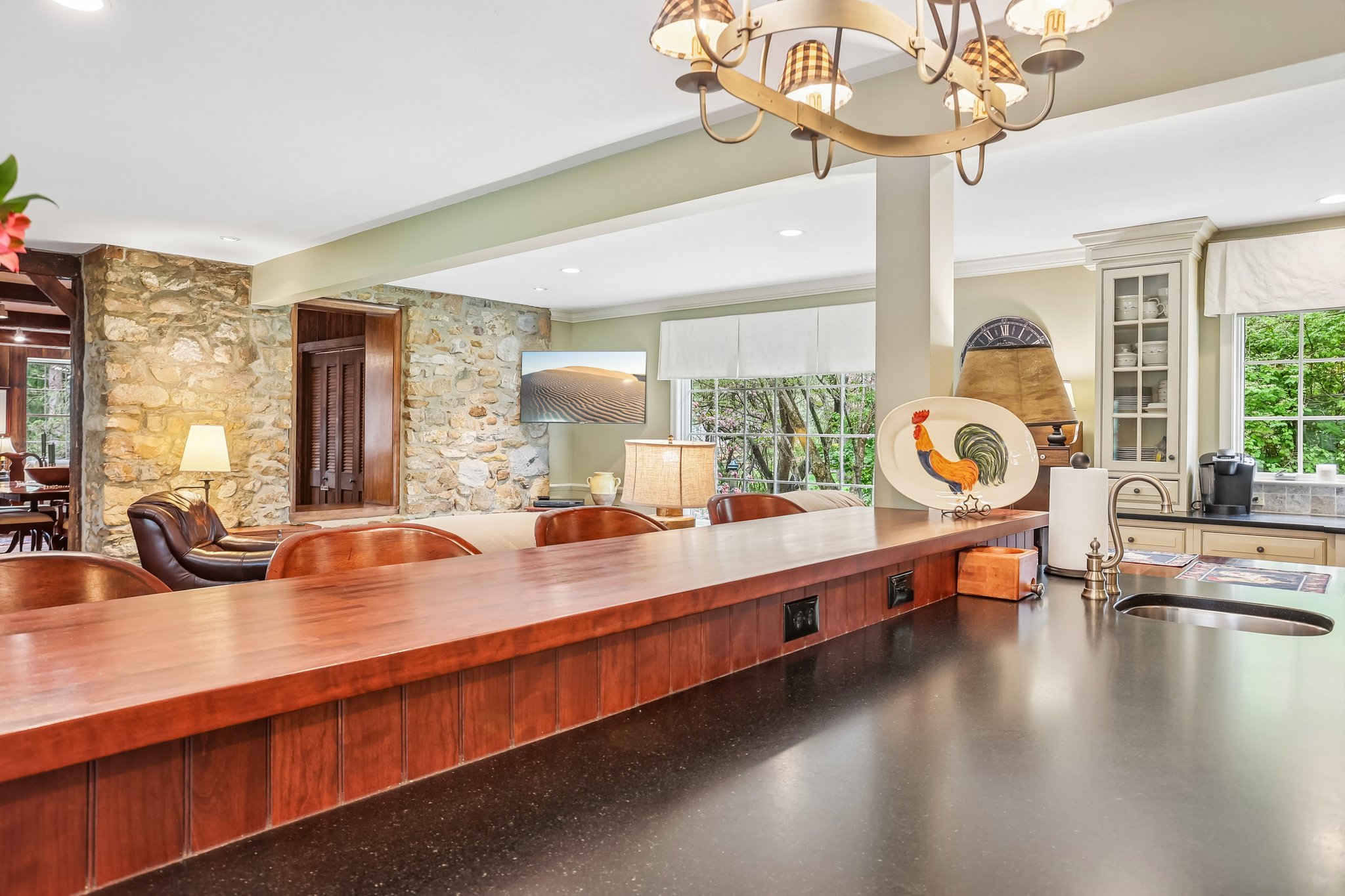 Lilac Rd-S2304-042.jpg