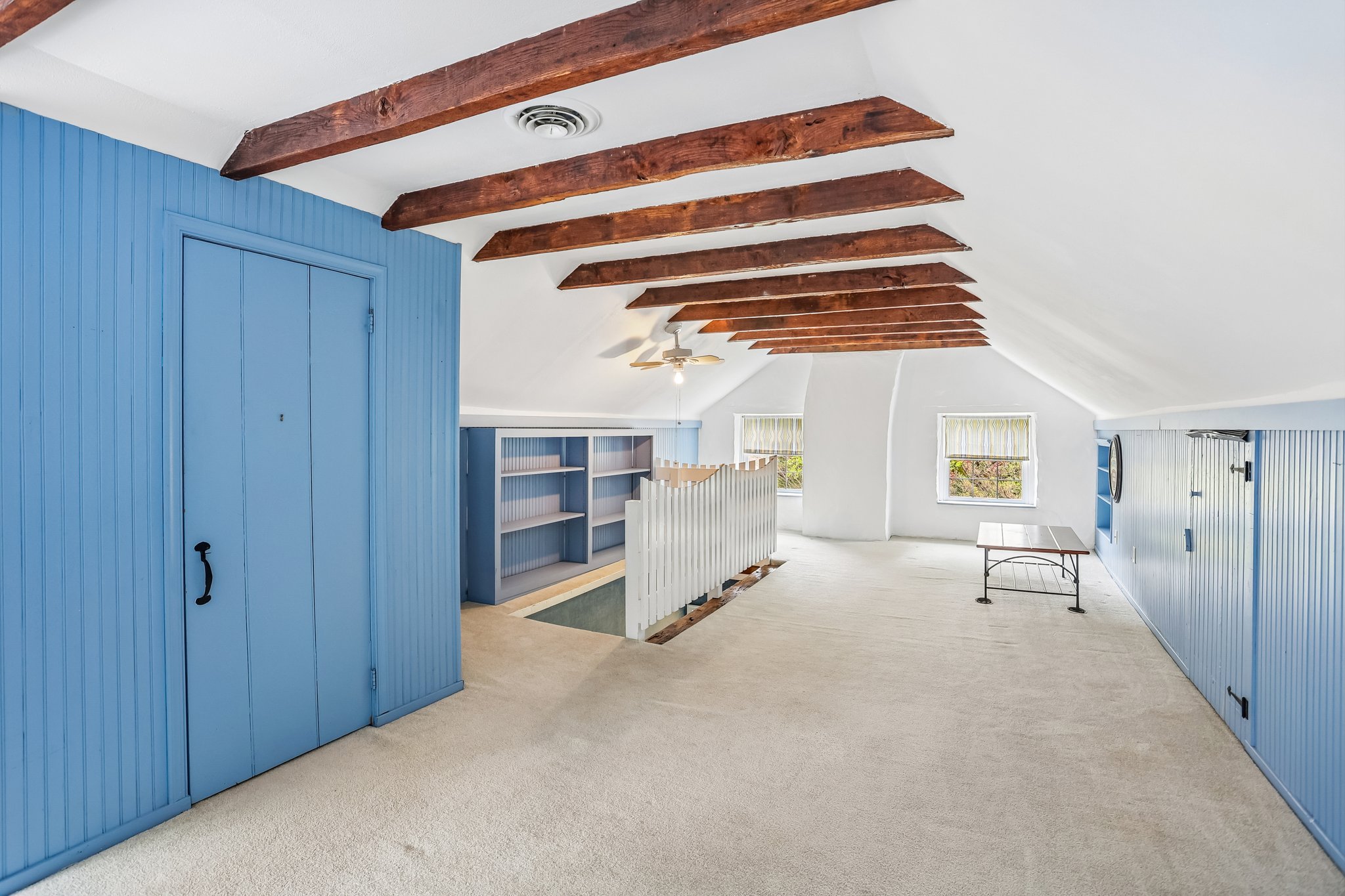 Lilac Rd-S2304-046.jpg