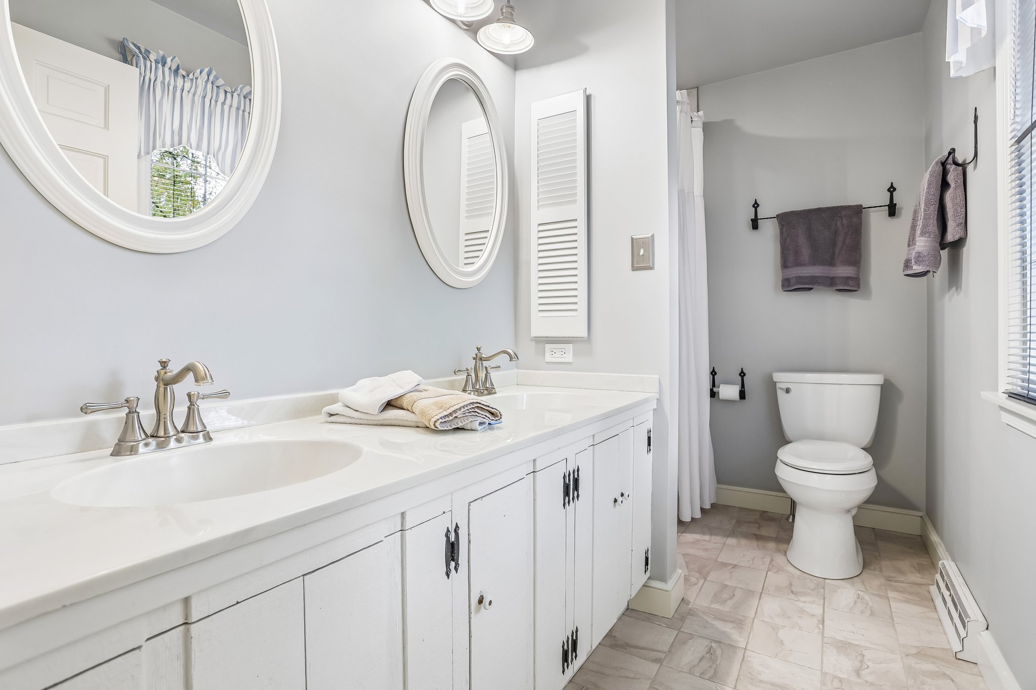 Lilac Rd-S2304-063.jpg