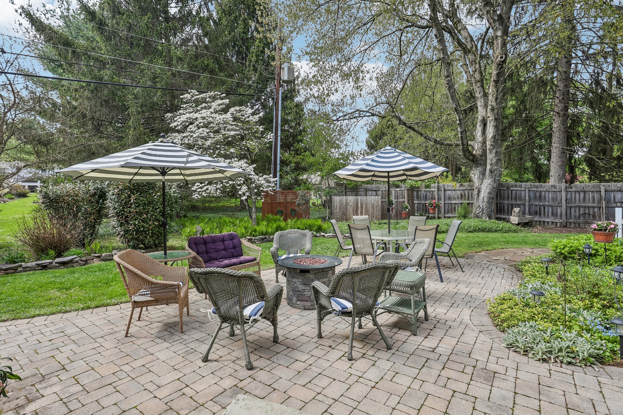 Lilac Rd-S2304-077.jpg