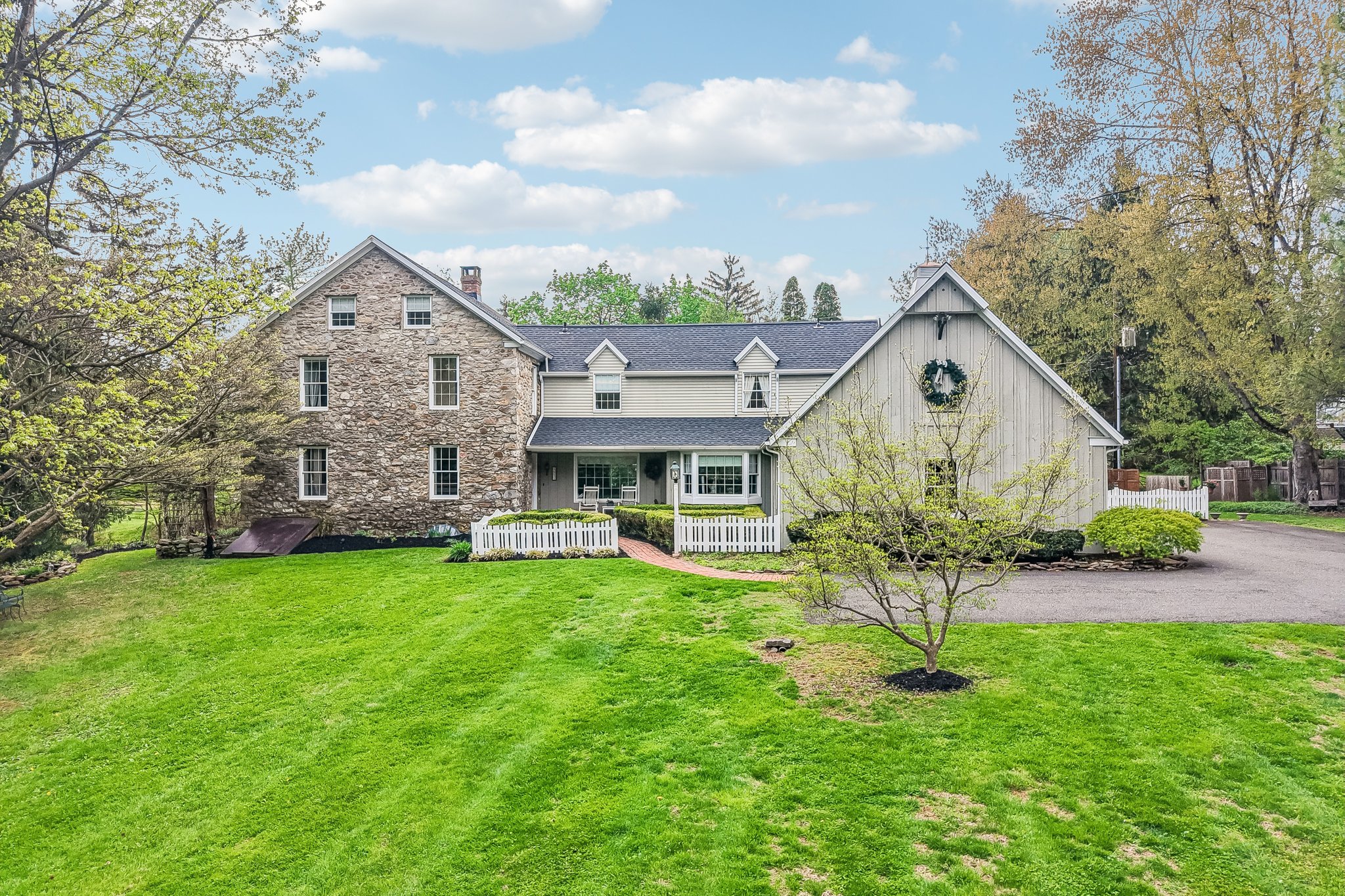 Lilac Rd-S2304-084.jpg