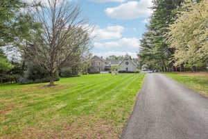 Lilac Rd-S2304-003.jpg