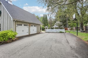 Lilac Rd-S2304-005.jpg