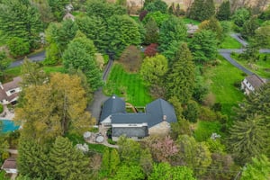 Lilac Rd-S2304-095.jpg