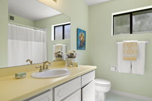  Photo 32