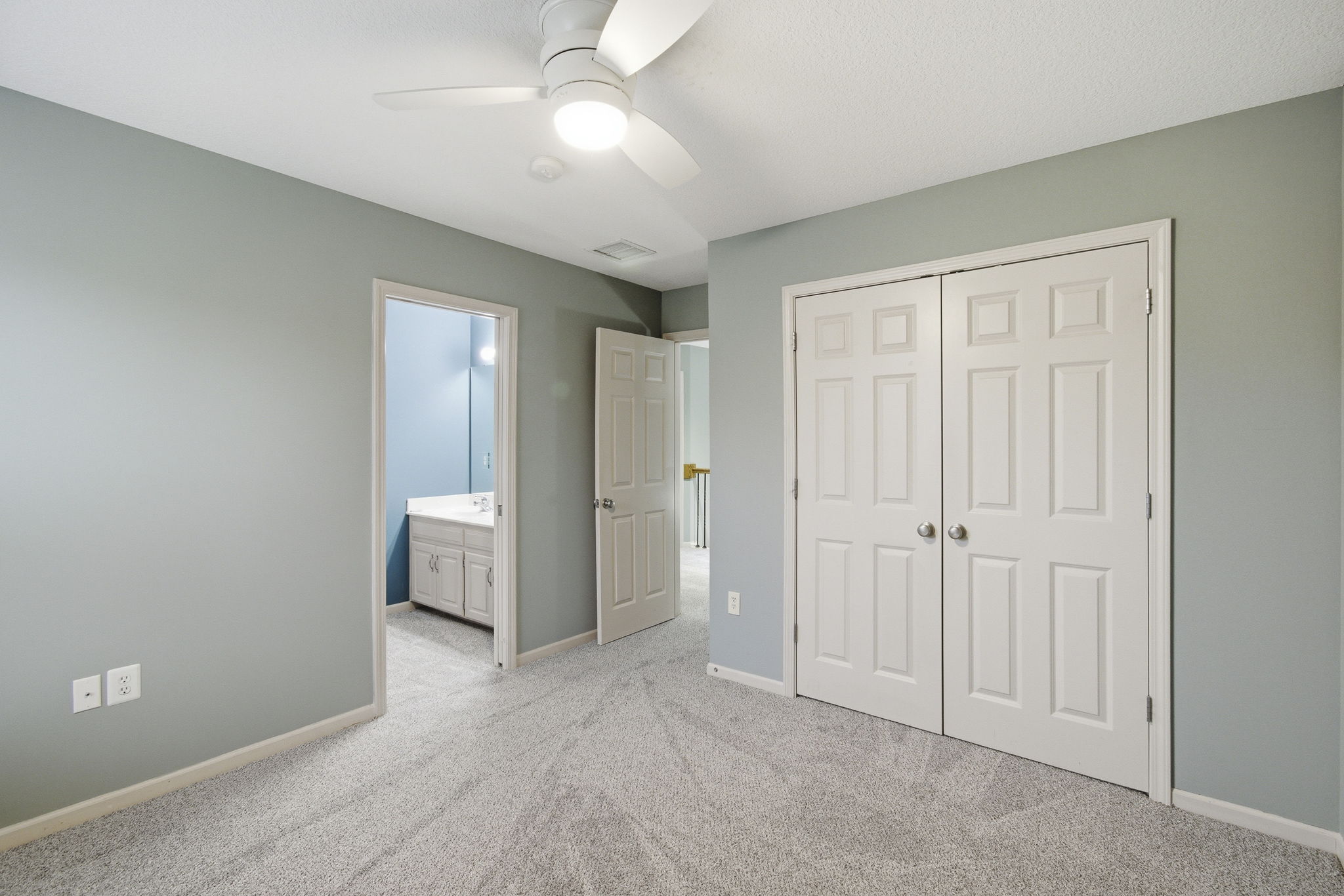  Photo 56