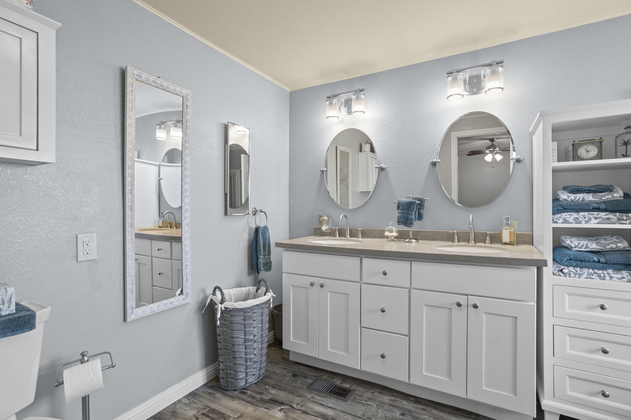  Photo 25