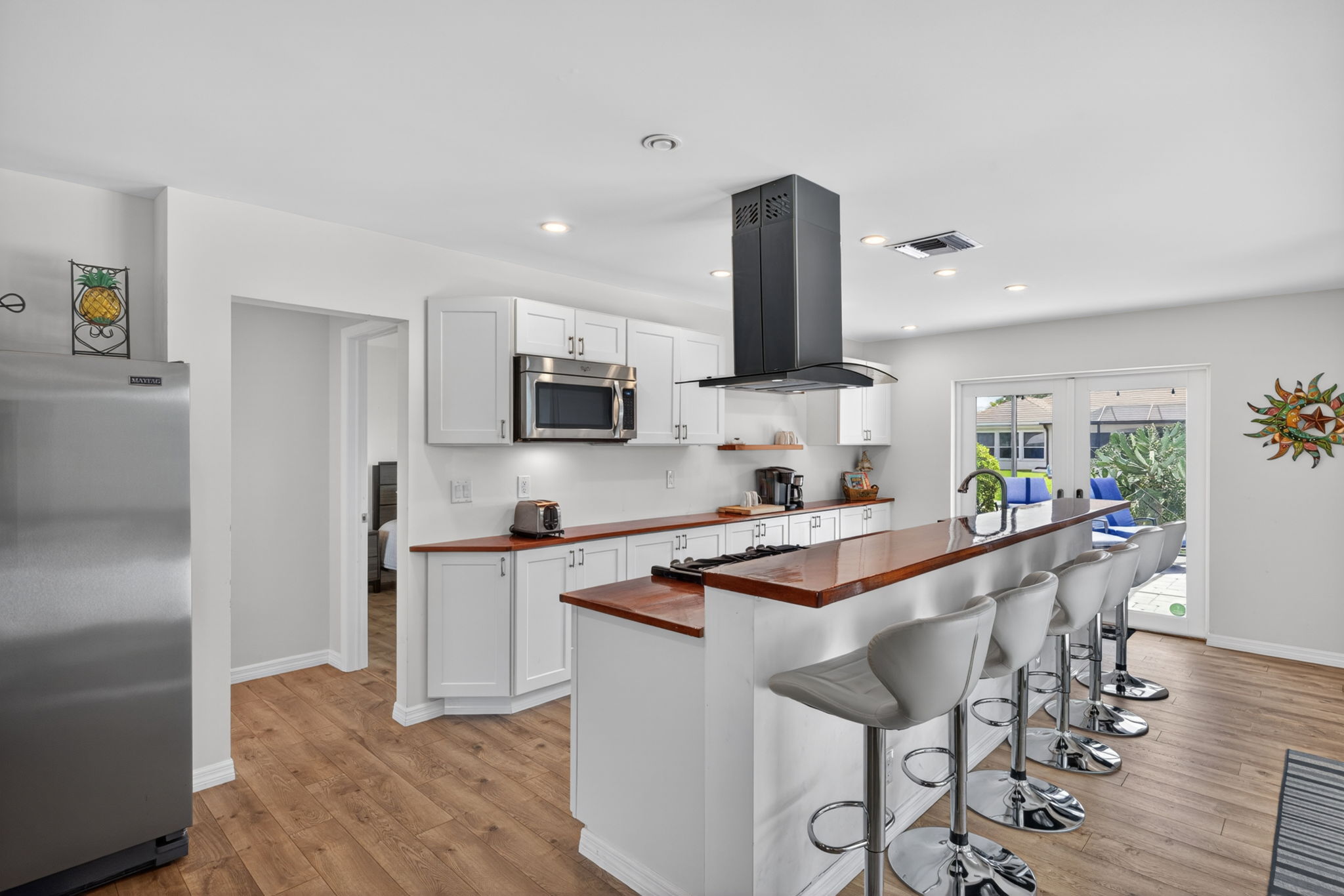 Breakfast Bar 1 of 2
