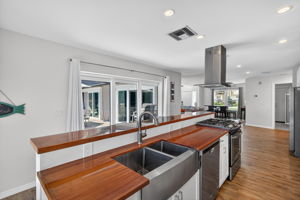 Kitchen 3 of 4
