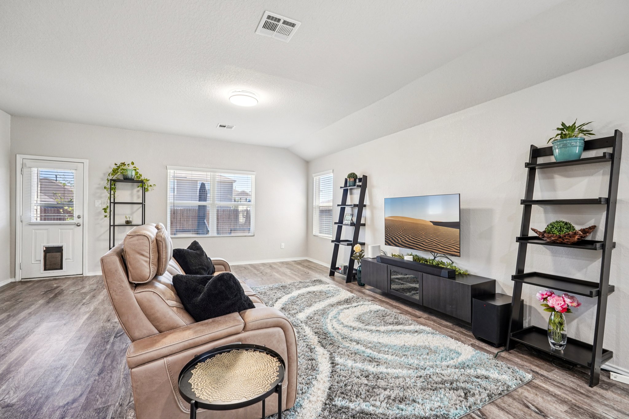 Carducci Dr-S1303-005.jpg