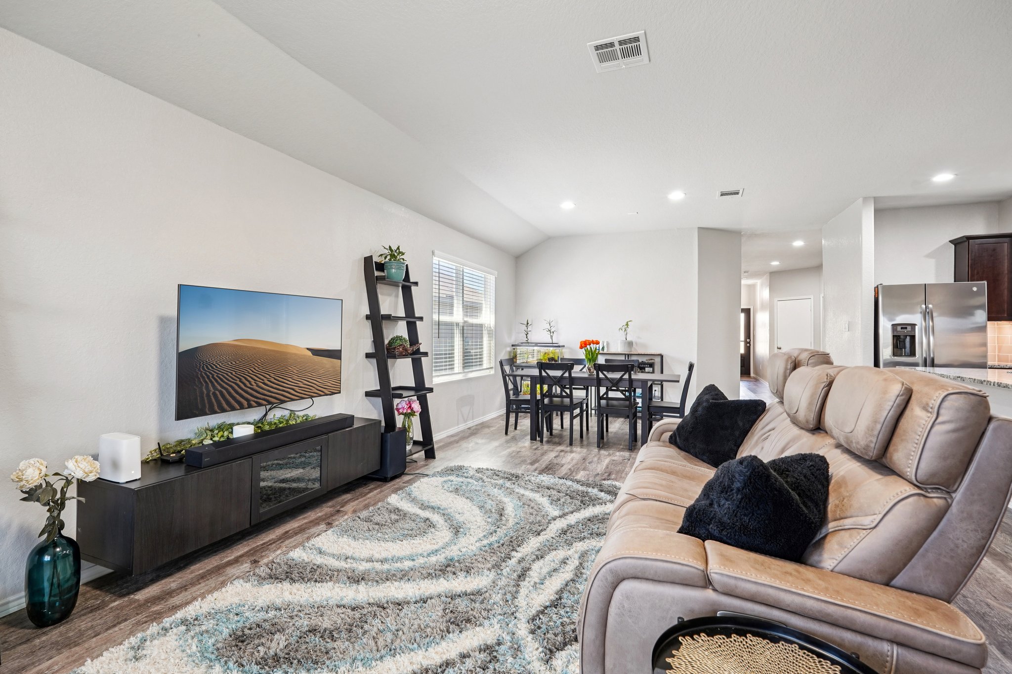 Carducci Dr-S1303-007.jpg