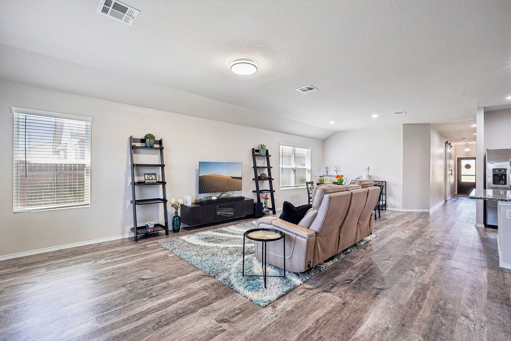 Carducci Dr-S1303-009.jpg