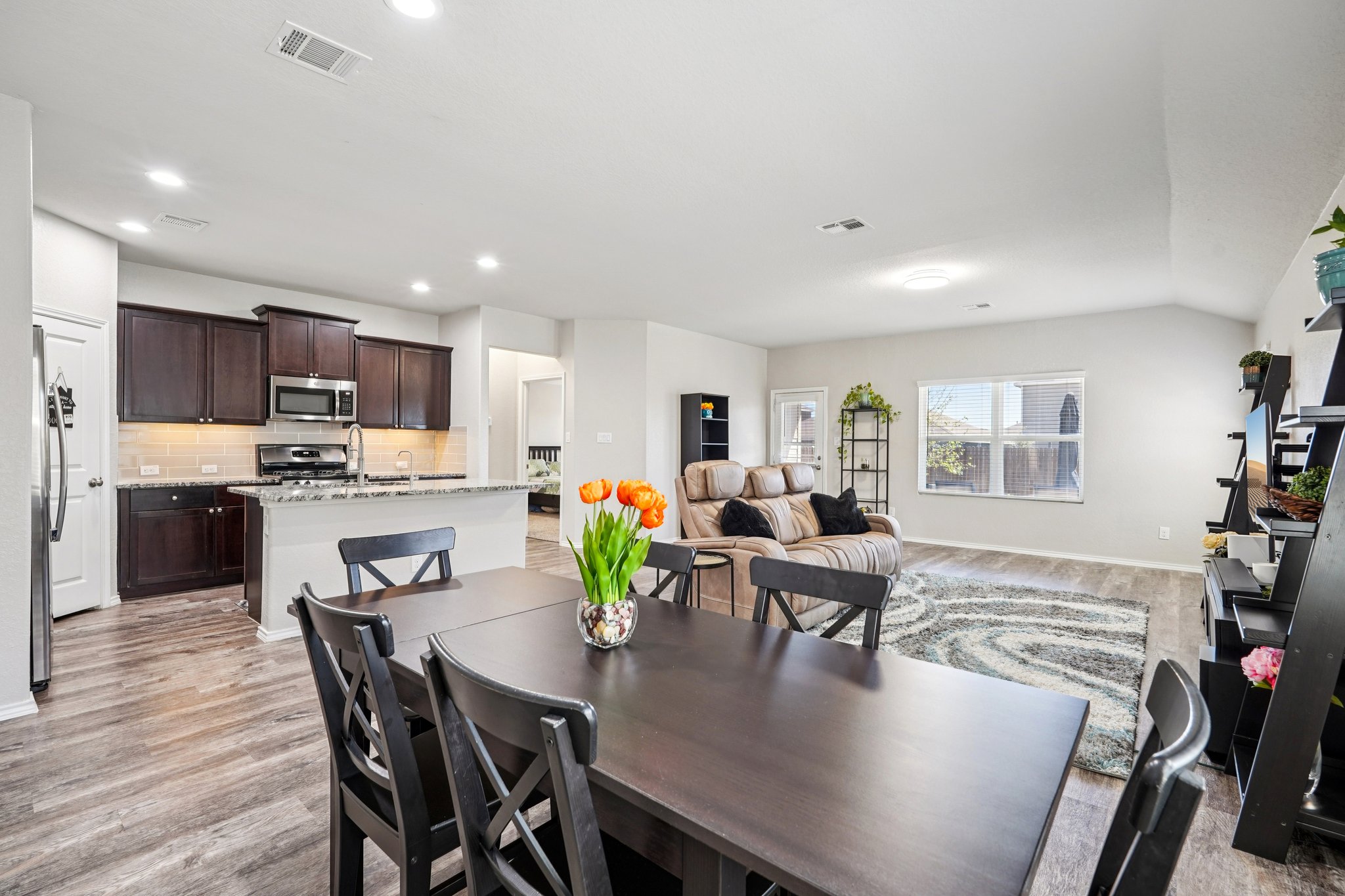 Carducci Dr-S1303-011.jpg