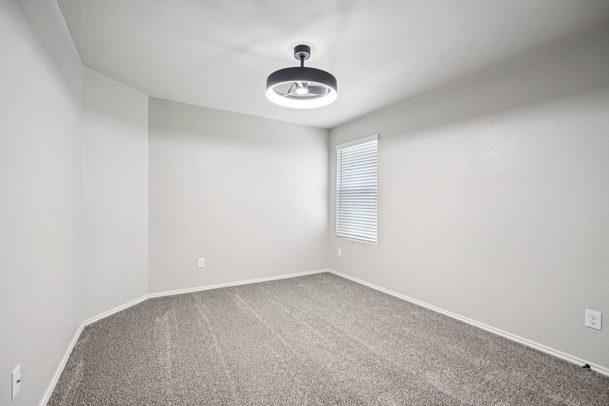 Carducci Dr-S1303-025.jpg