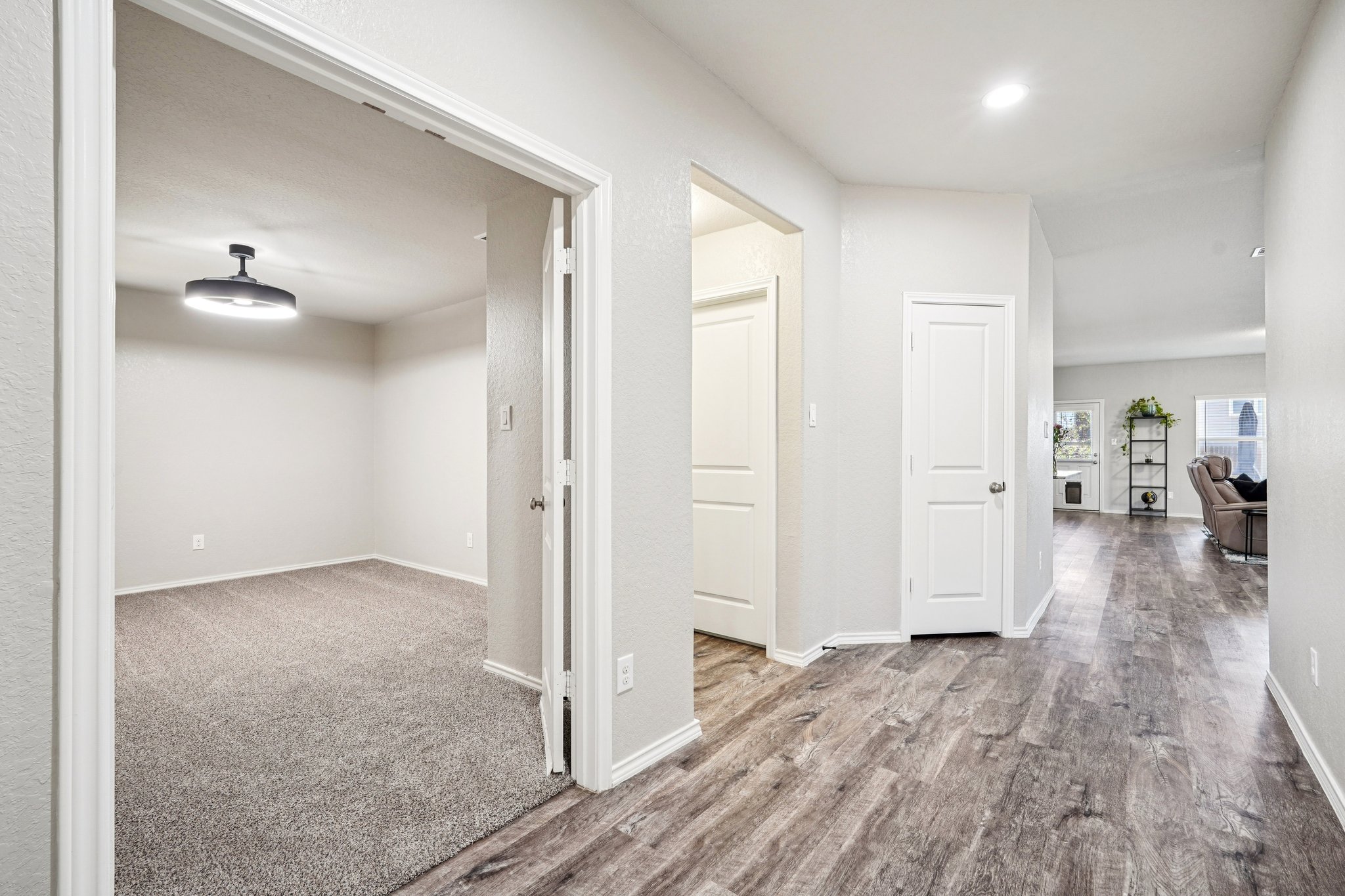 Carducci Dr-S1303-027.jpg