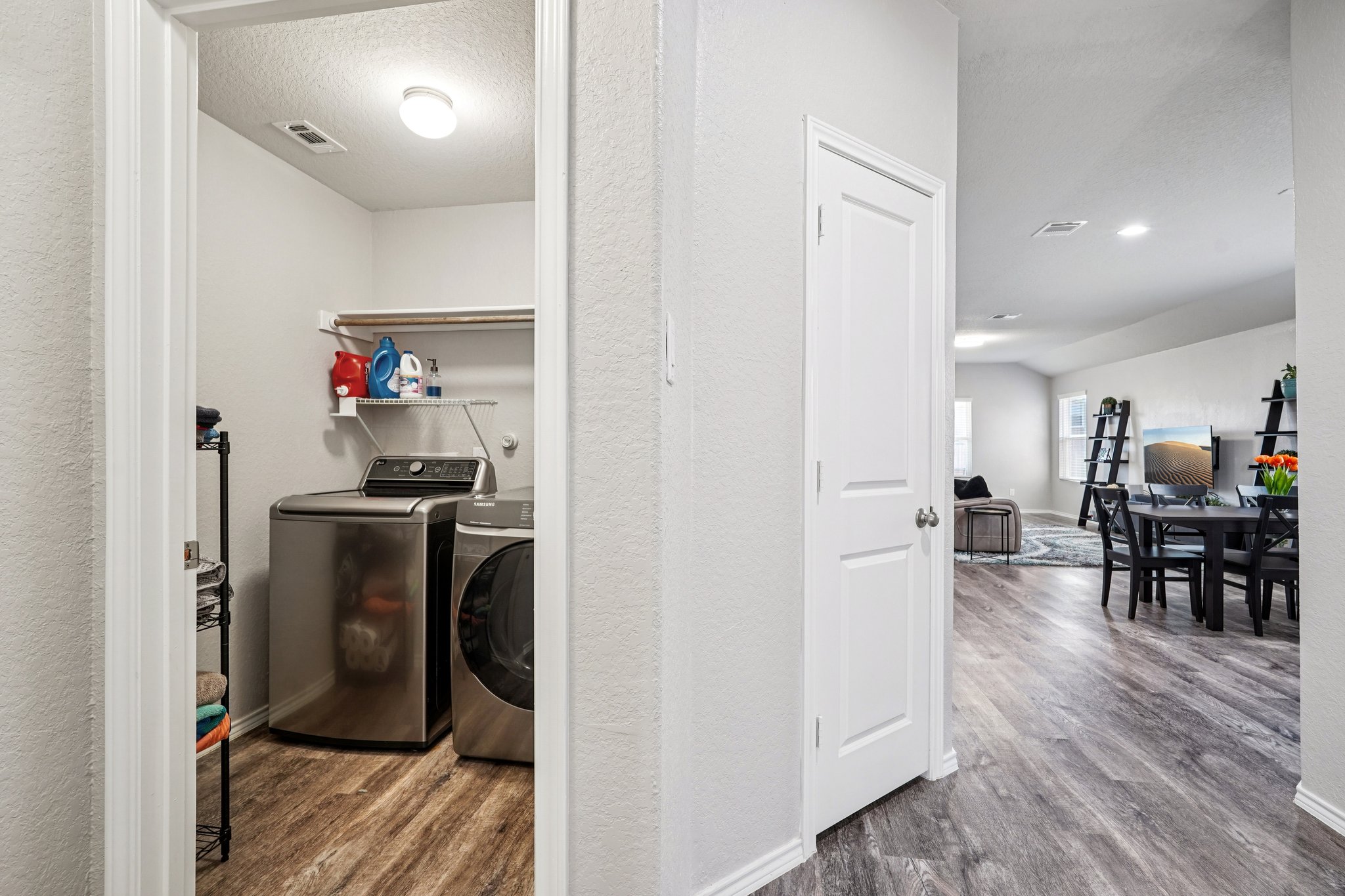 Carducci Dr-S1303-028.jpg