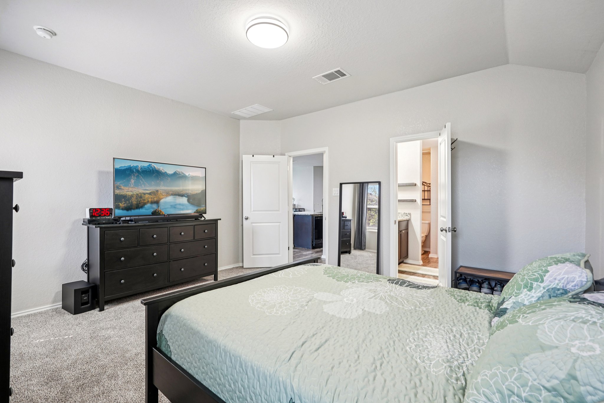 Carducci Dr-S1303-032.jpg