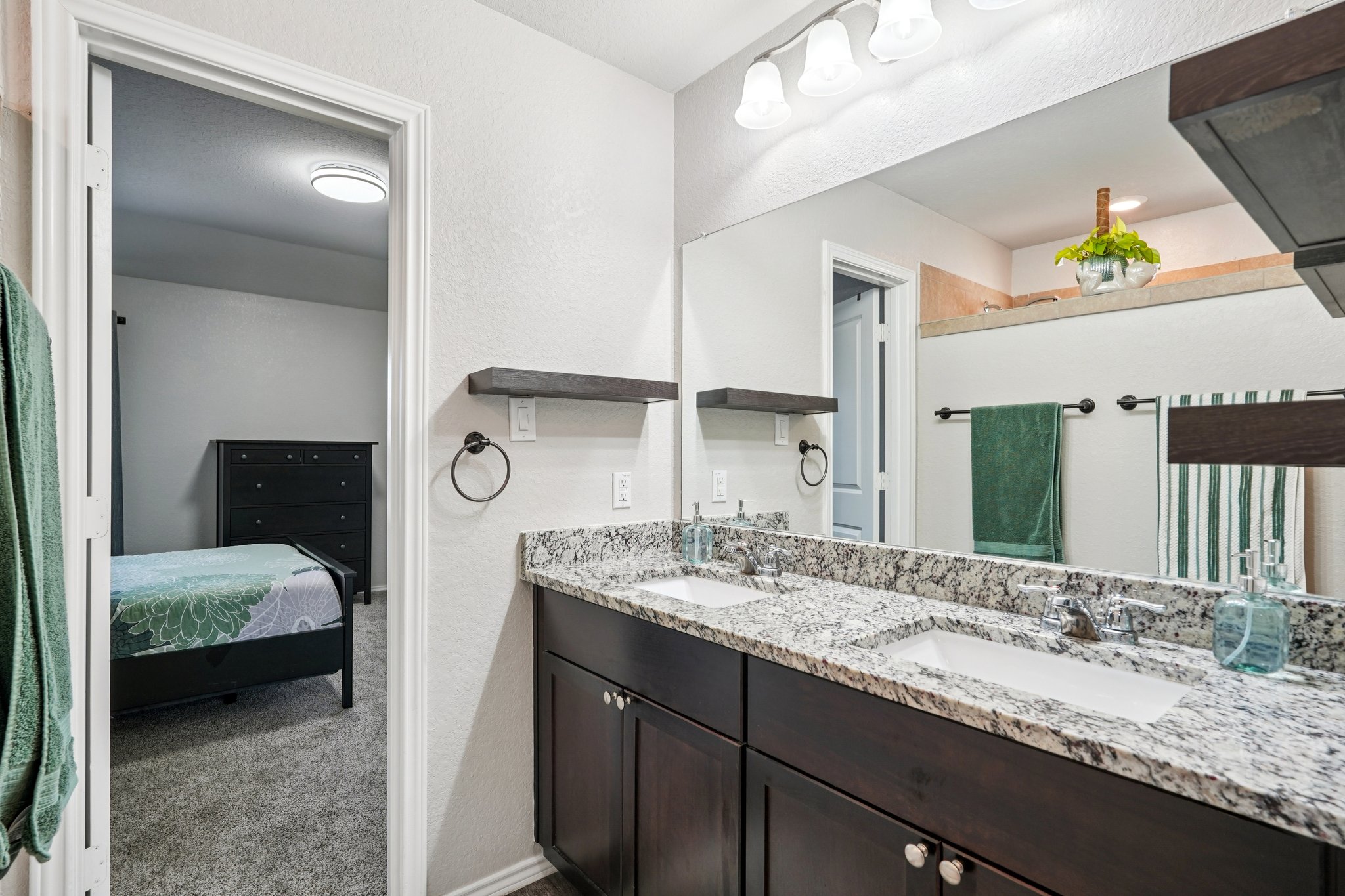 Carducci Dr-S1303-035.jpg