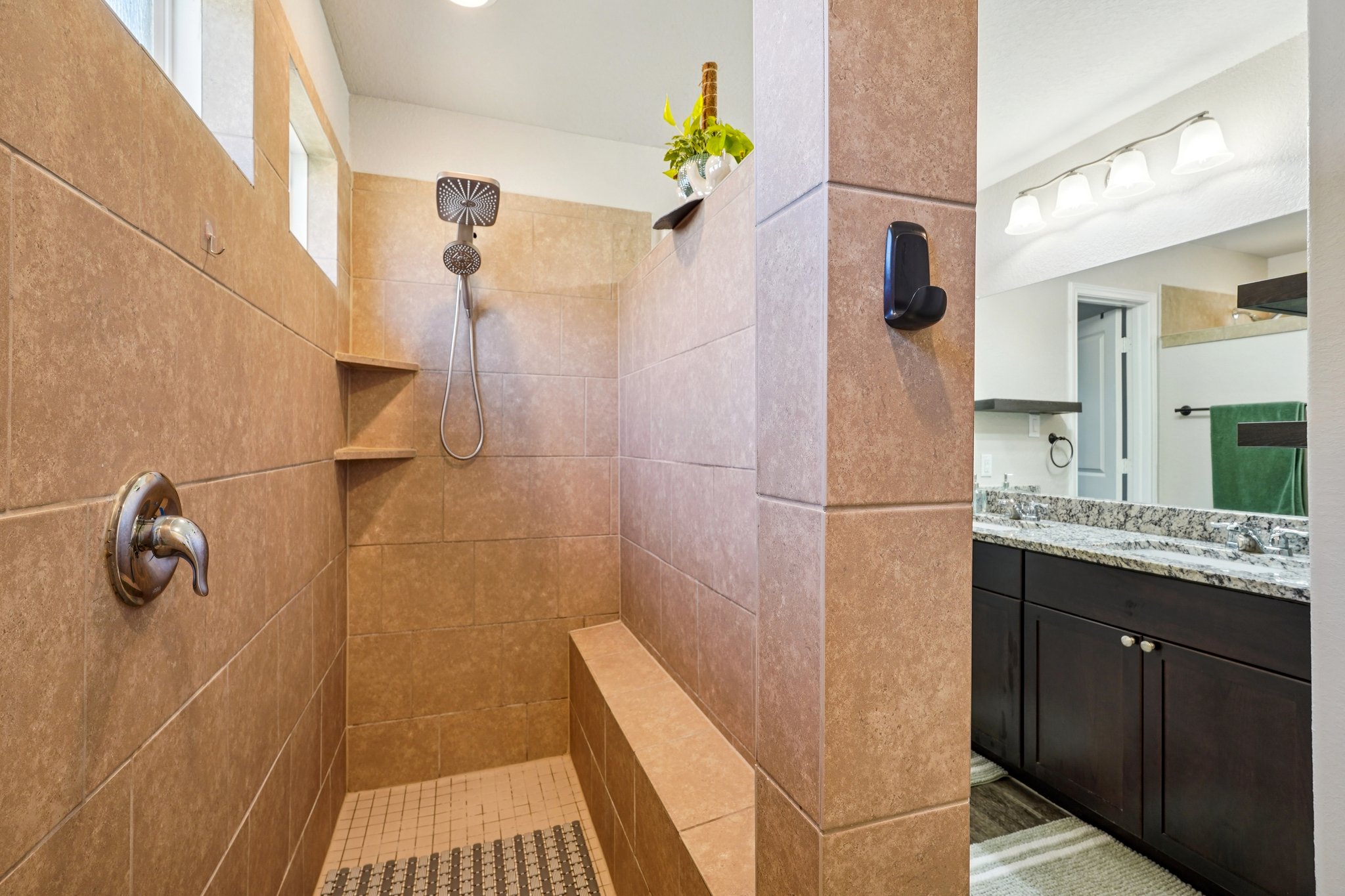 Carducci Dr-S1303-037.jpg