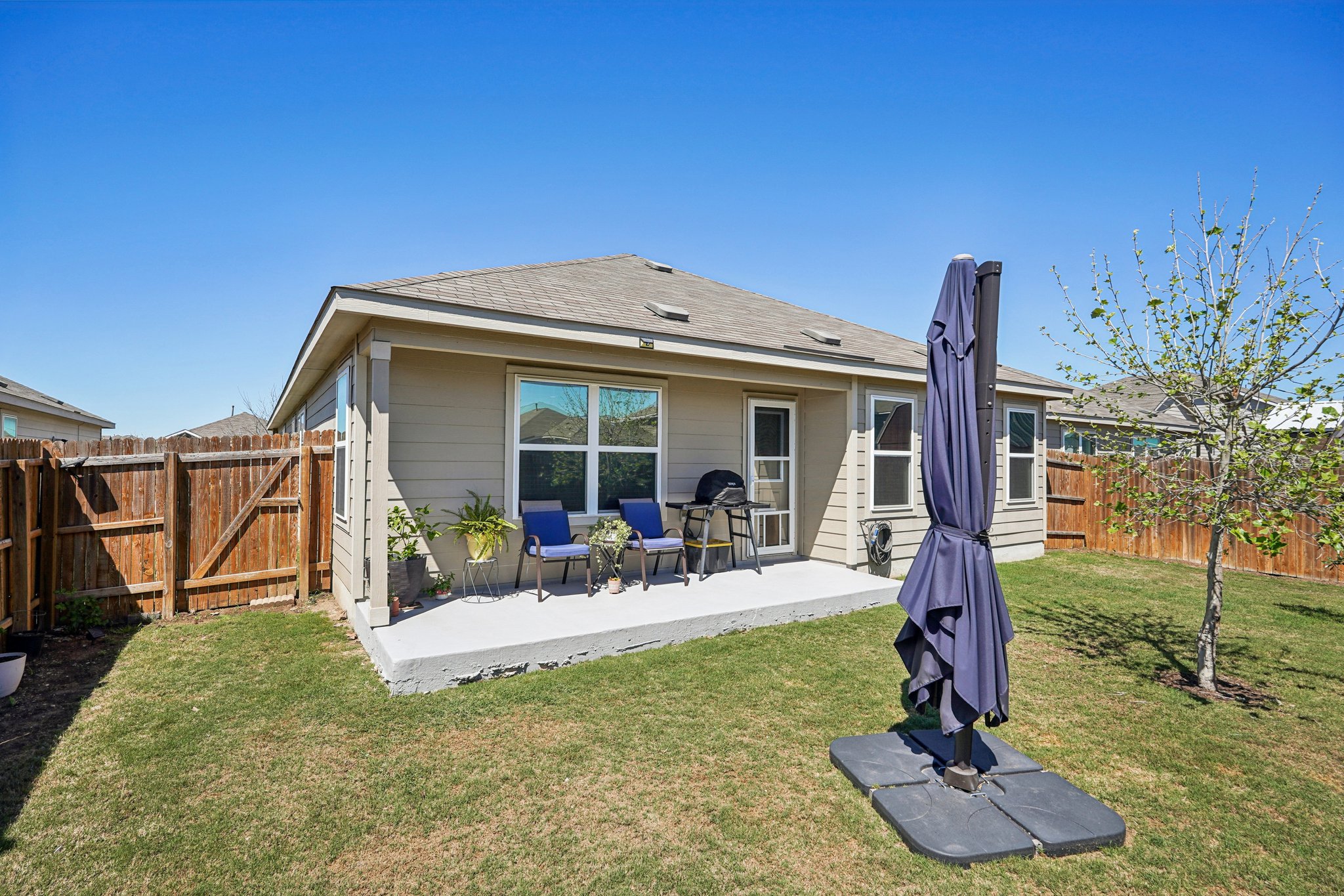 Carducci Dr-S1303-040.jpg