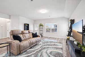 Carducci Dr-S1303-006.jpg