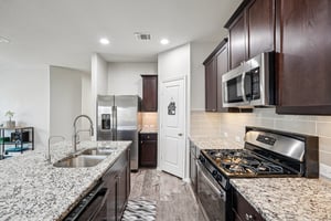 Carducci Dr-S1303-016.jpg