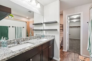 Carducci Dr-S1303-034.jpg