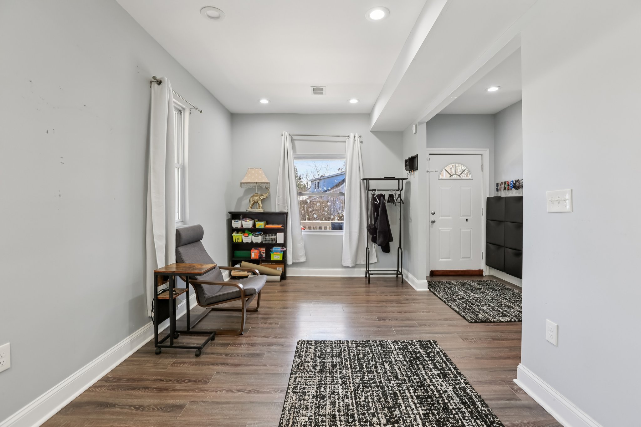 Pinewood Ave-S2502-007.jpg