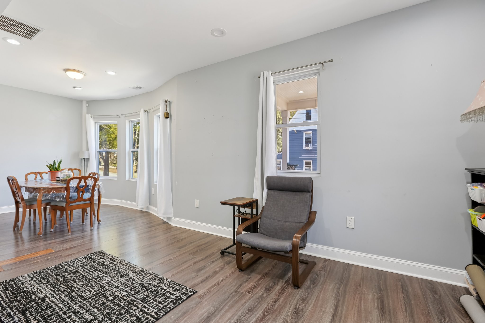 Pinewood Ave-S2502-008.jpg