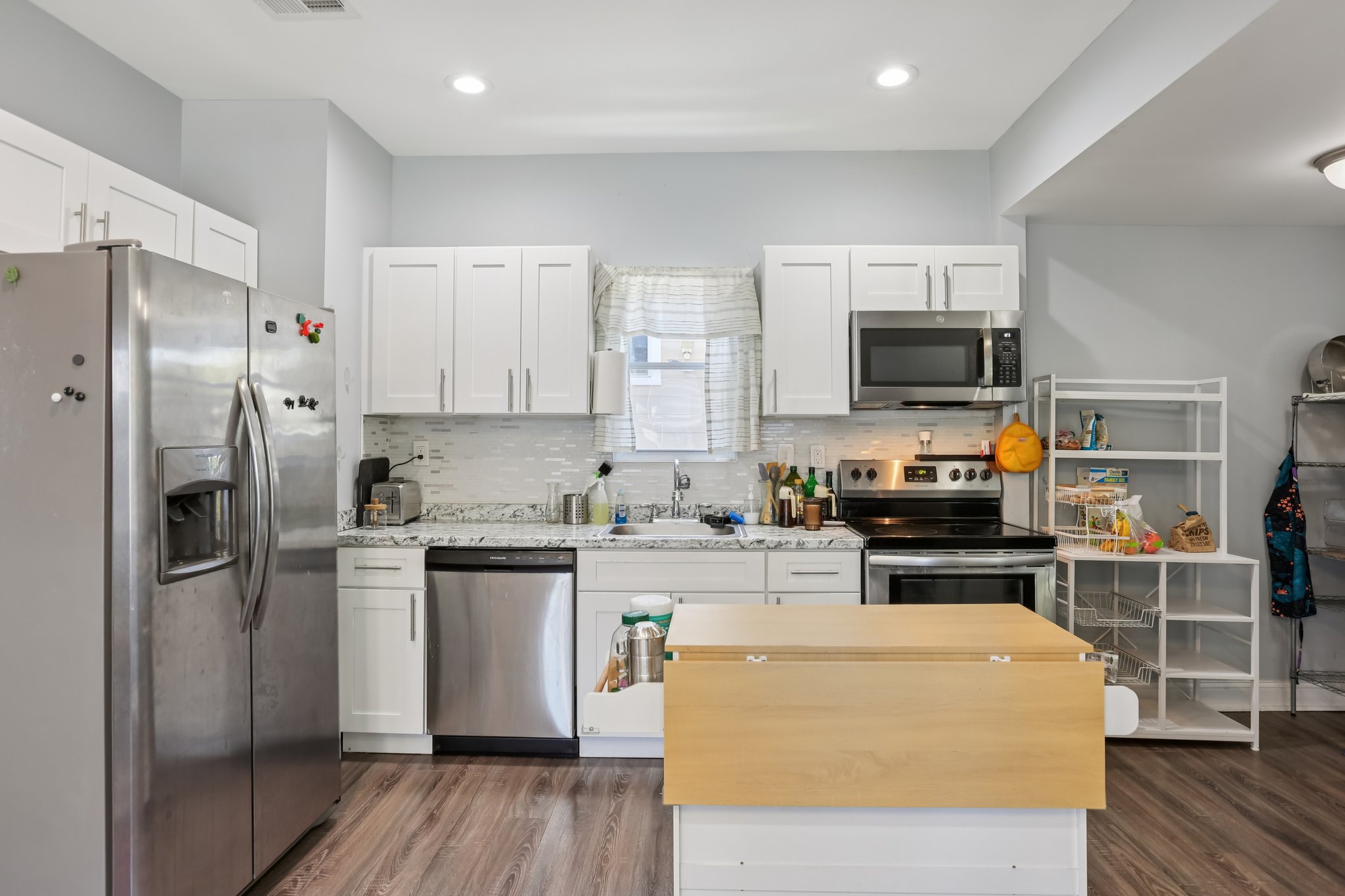 Pinewood Ave-S2502-011.jpg