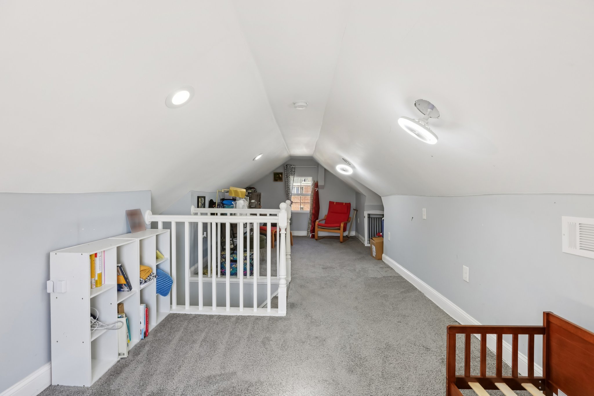 Pinewood Ave-S2502-021.jpg