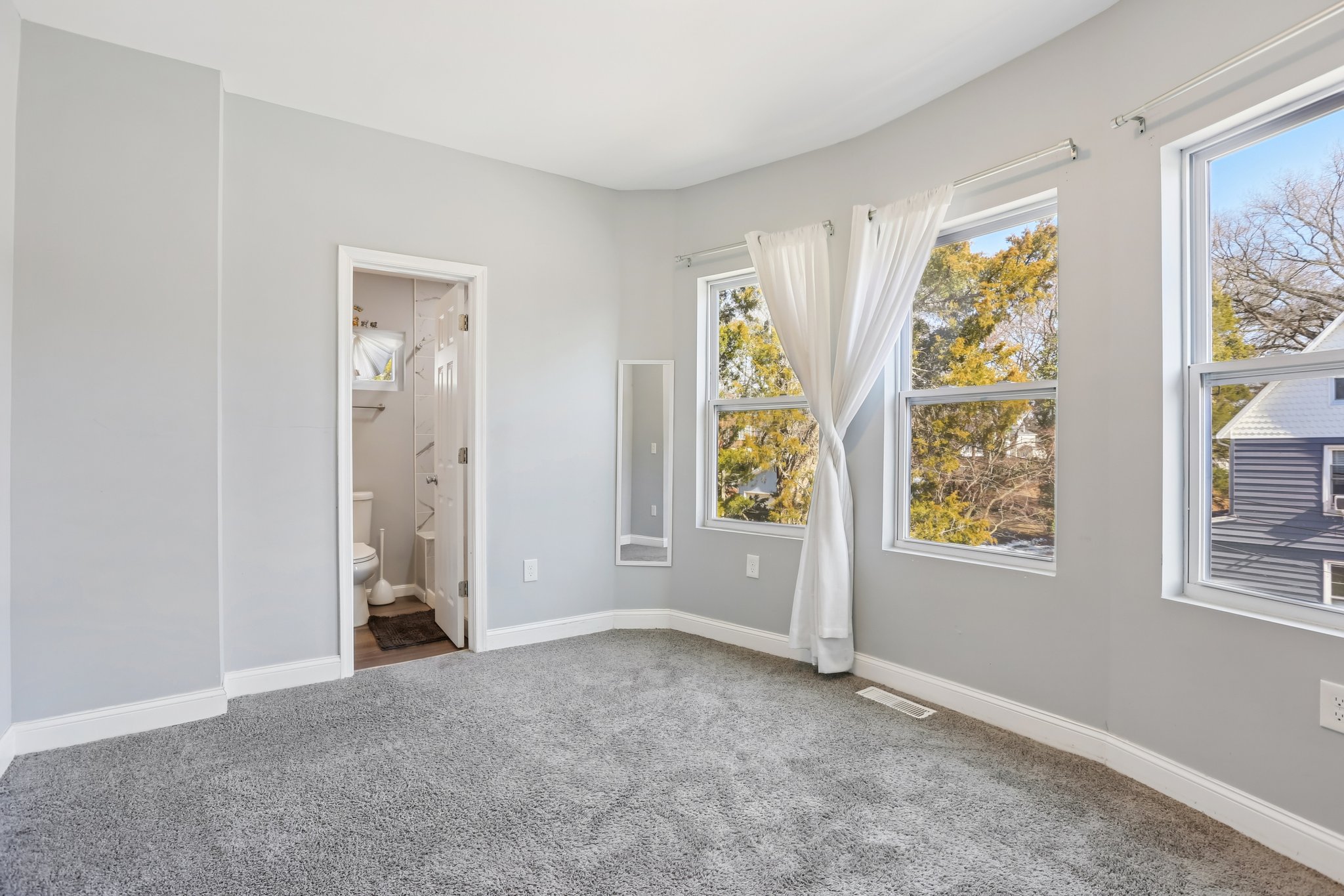 Pinewood Ave-S2502-023.jpg