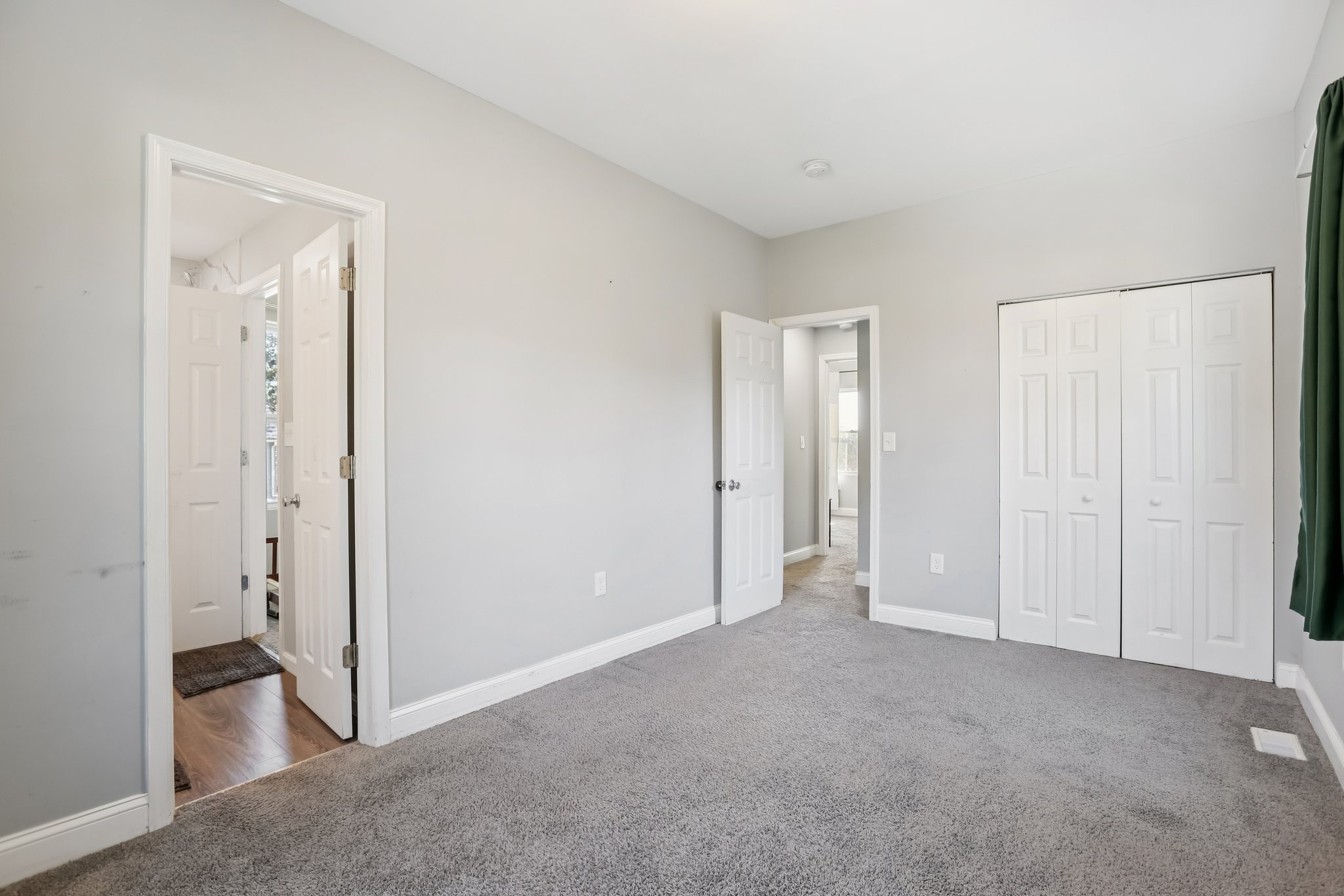 Pinewood Ave-S2502-028.jpg