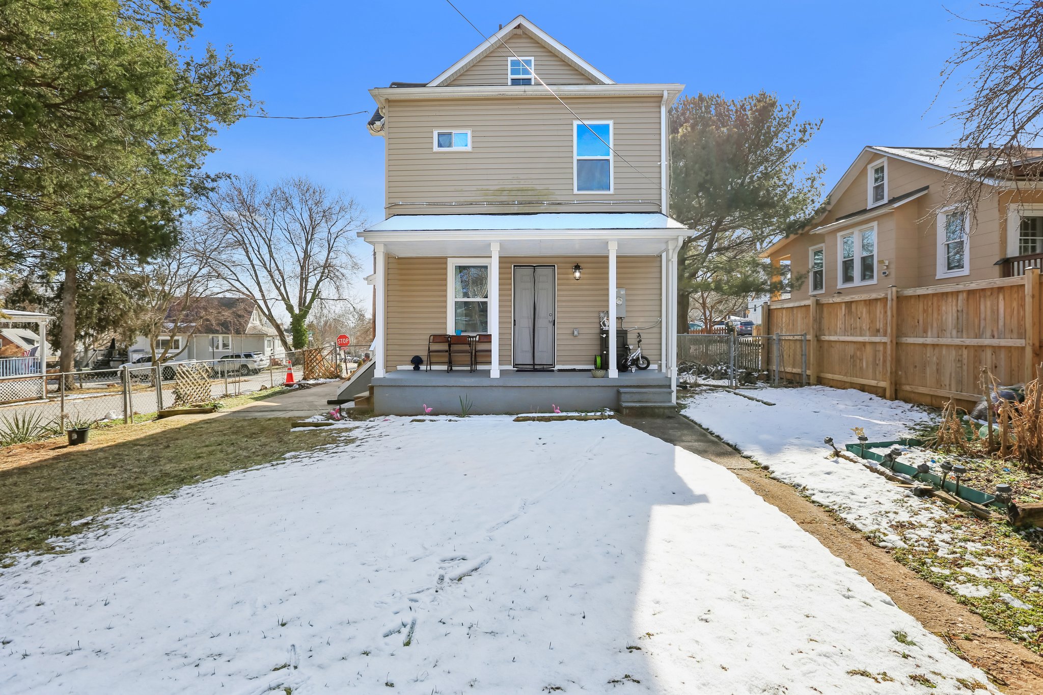 Pinewood Ave-S2502-031.jpg