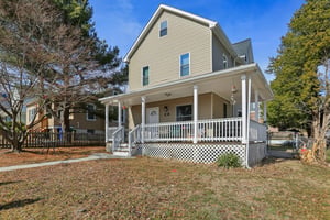 Pinewood Ave-S2502-003.jpg