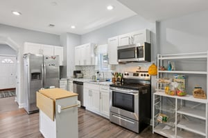 Pinewood Ave-S2502-013.jpg