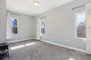 Pinewood Ave-S2502-017.jpg
