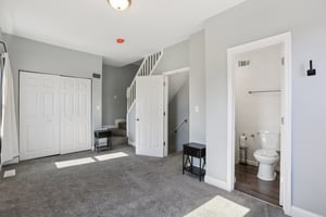 Pinewood Ave-S2502-018.jpg