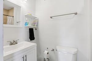 Pinewood Ave-S2502-019.jpg